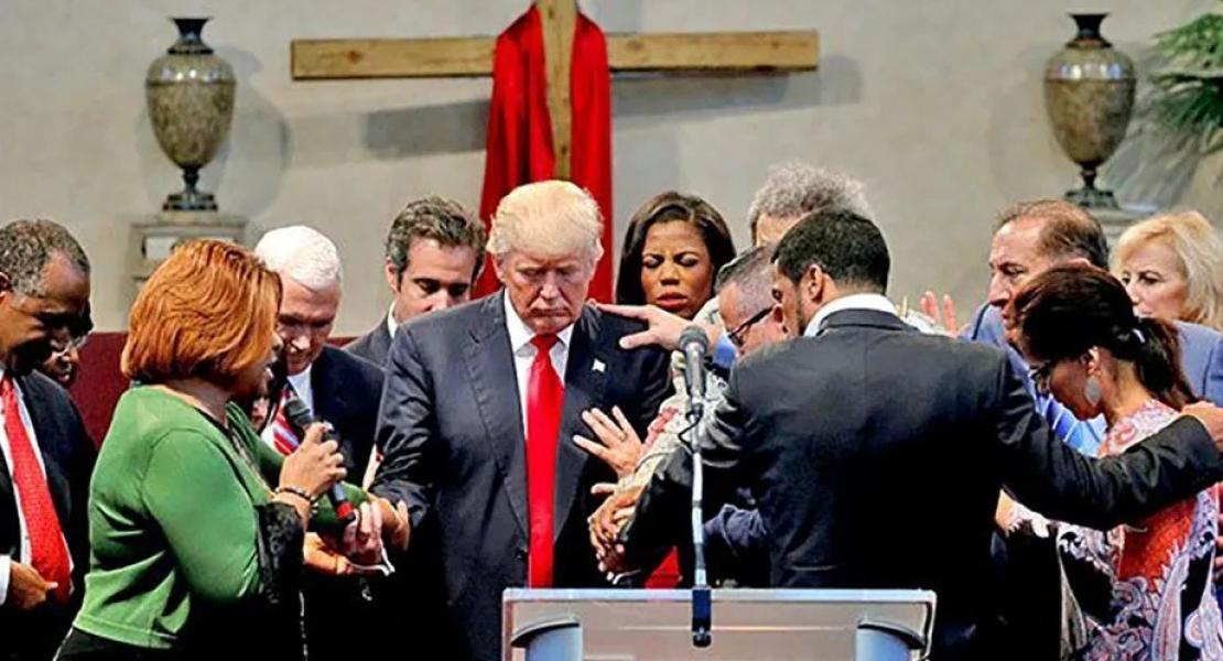 Trump imádkozás